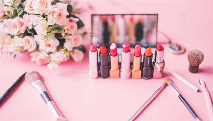 飞机上可以带化妆品吗 飞机上可以带化妆品吗有什么规定