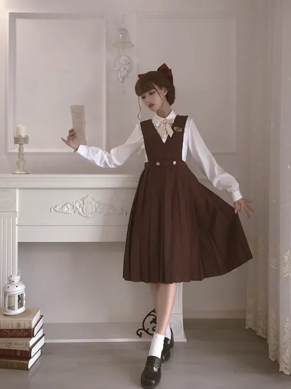 JK女生都在穿的护奶裙到底是什么？可甜可撩，百搭又好看~