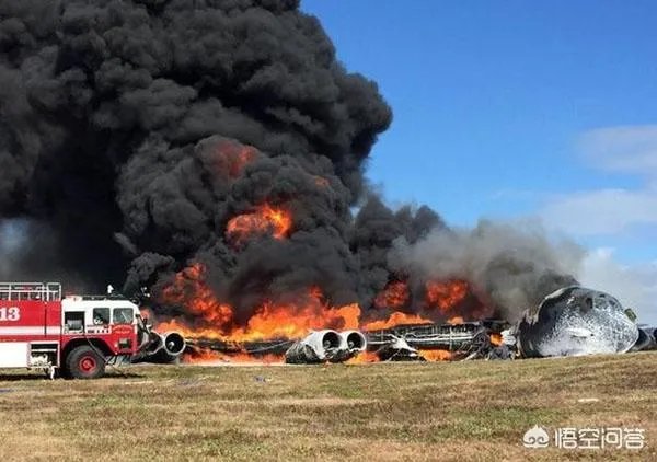 印度又火了,这次是战机扔油箱,到底是怎么回事?