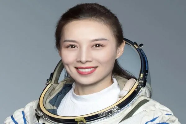 神十三航天员大型拆快递现场视频公布，这些货物是什么时候进入太空的？