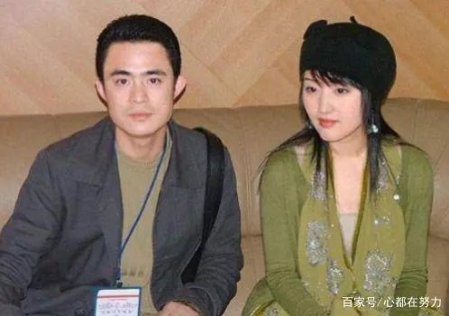 向华强花费百万请杨钰莹吃饭,赖文峰冲进去说:她是我的女人,发生了什么?