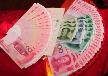 有的地方结婚时,要三斤三两百元钞票做彩礼!你知道是多少钱吗?